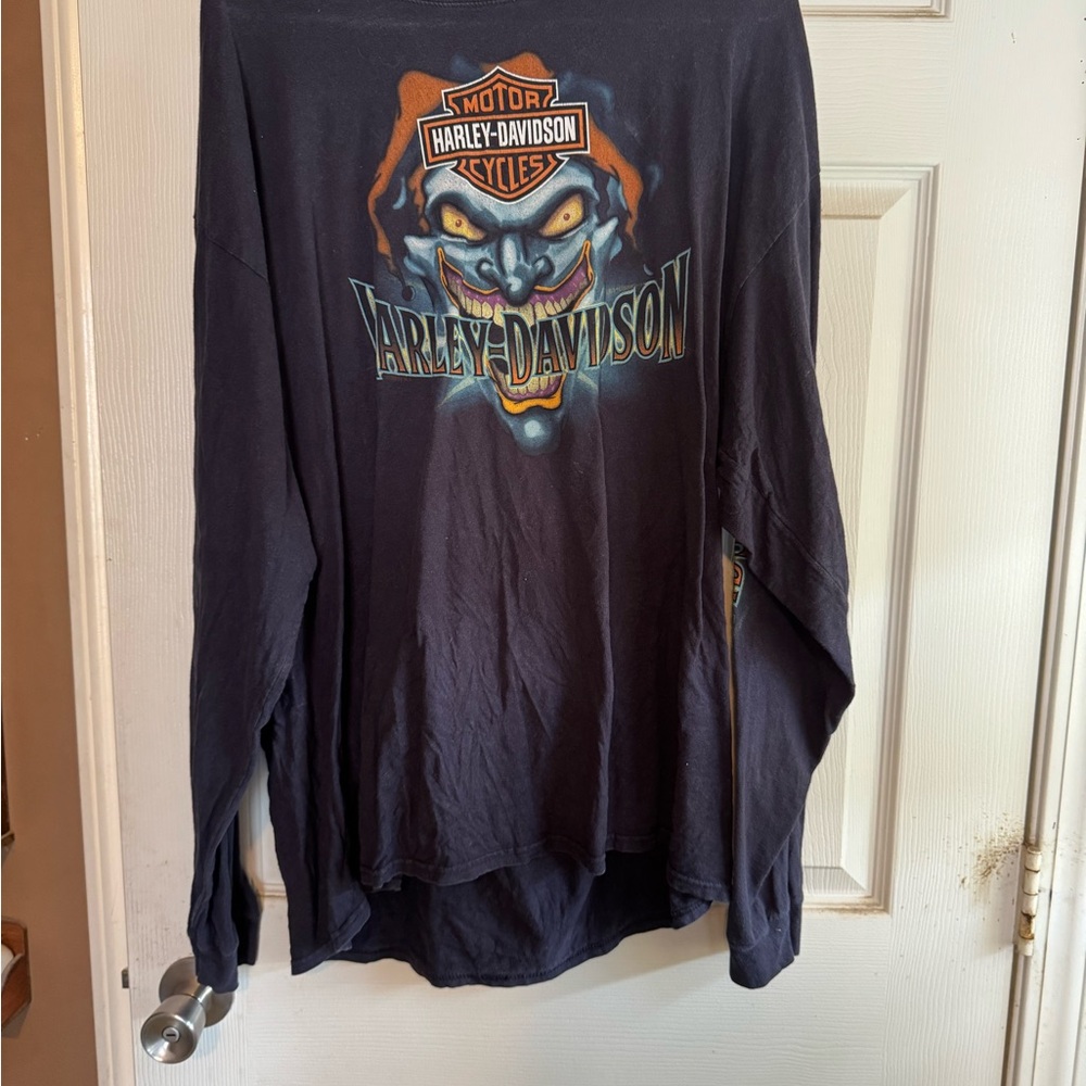 Harley-Davidson Dark Long Sleeve with Graphic Design